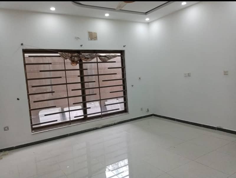 1 Kanal House For Rent With Gas 3