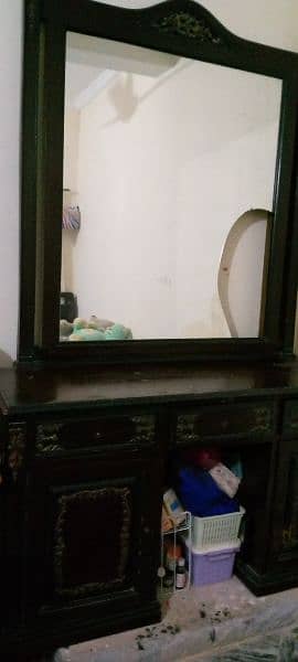 want to sell dressing table 2