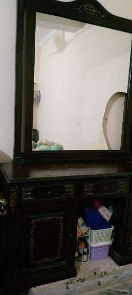 want to sell dressing table 3