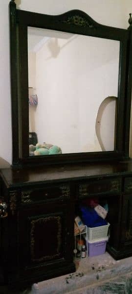 want to sell dressing table 4