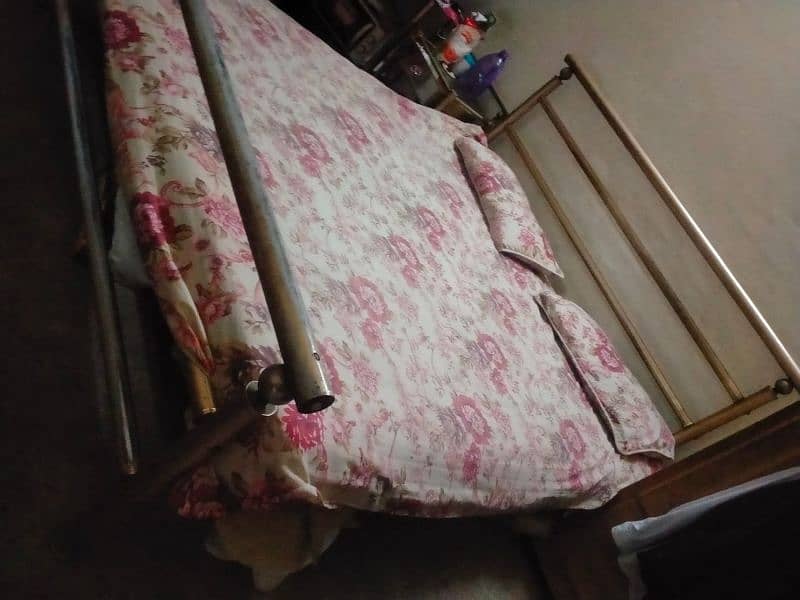 metal bed with two side tables& one dressing table 1