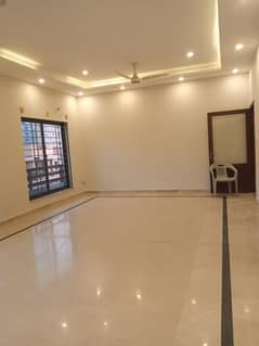 4500 Square Feet Upper Portion For Rent In E-11 0