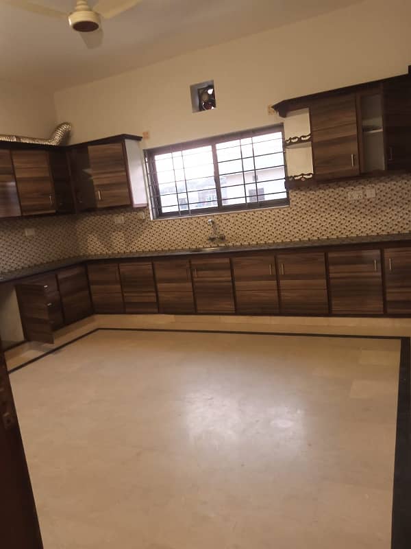 4500 Square Feet Upper Portion For Rent In E-11 13
