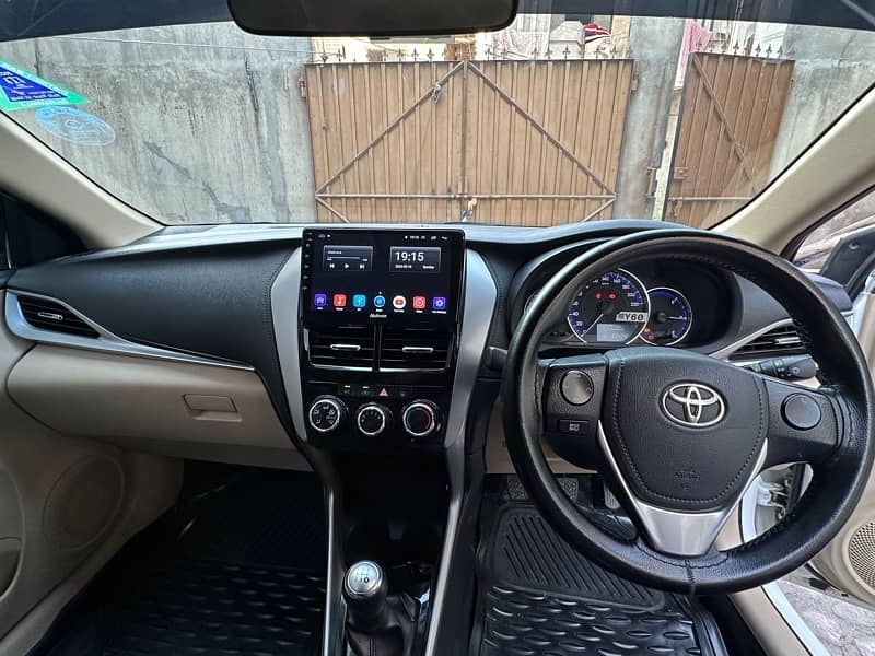Toyota Yaris 2022 6