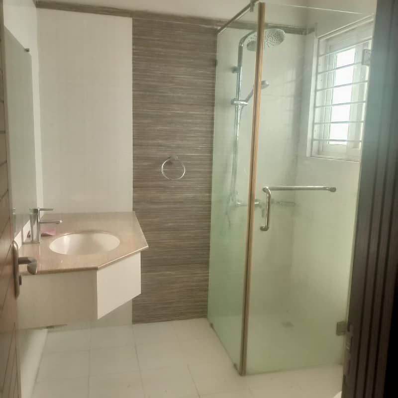 Upper Portion Available For Rent 3