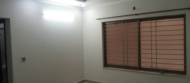 Upper Portion Is Available For Rent 5