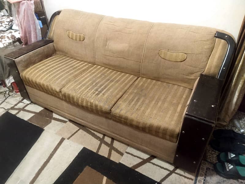 3 2 1 Sofa Set for Urgent Sale / Very Reasonable Price 1