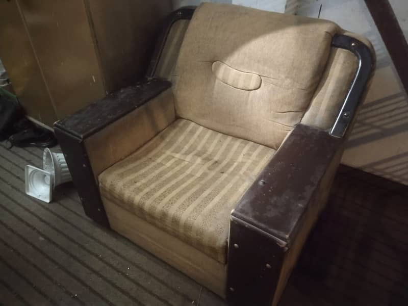 3 2 1 Sofa Set for Urgent Sale / Very Reasonable Price 3