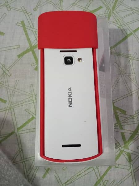 Nokia 5710 3