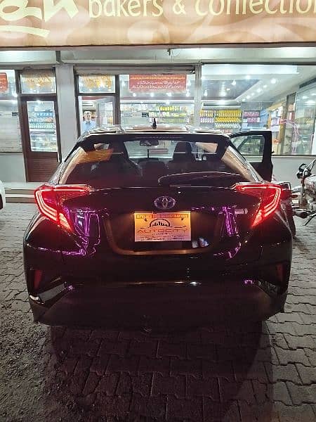 Toyota C-HR 2018 1