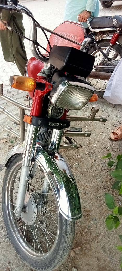 red and good condition contact number 03075651051 2