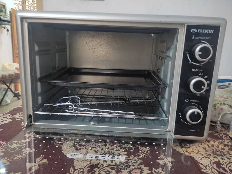 Eleckta 60L Microwave Oven 1