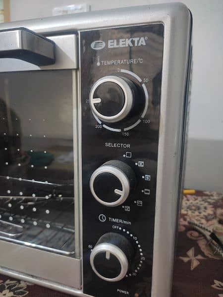 Eleckta 60L Microwave Oven 2