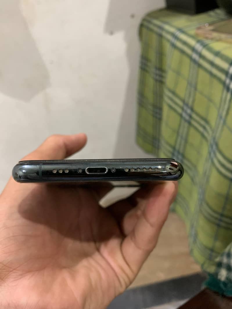 iPhone 11 pro Non pta jv 2Months e-sim Time available 64gb Green color 4