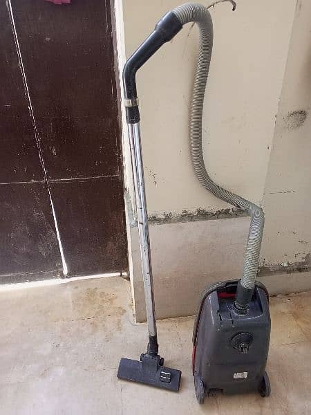 Vaccum Cleaner For Sale 3