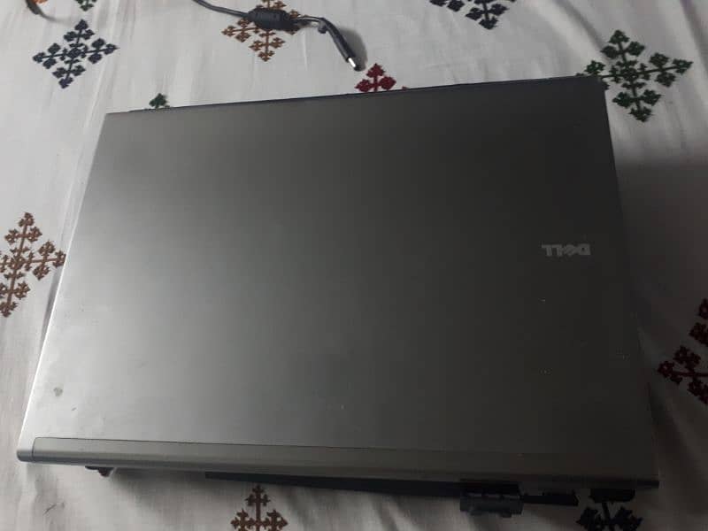 dell laptop for sale could be used as scrap or if you could repair it 5