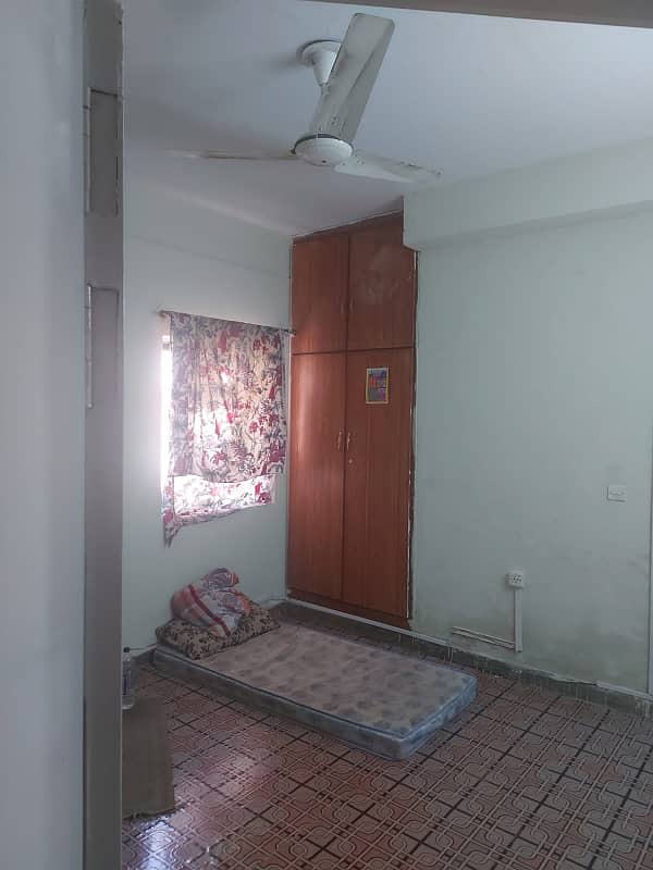 Room for rent in g-11 Islamabad 2