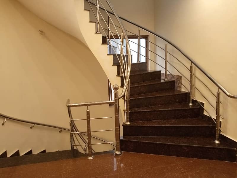 10 Marla Residential house for Sale in Sector F Block Bahria Town Lahore 2