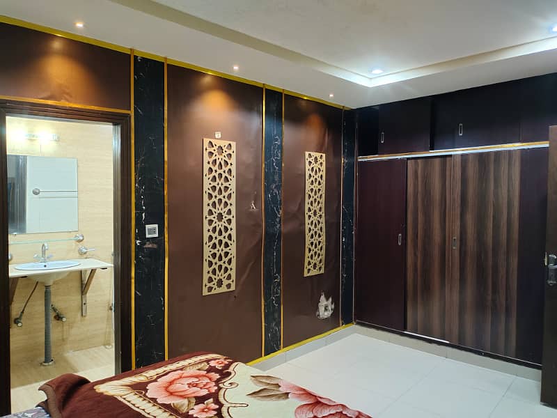 2 bed rom ful furnished safe & scour coupel allow bahria Town 2