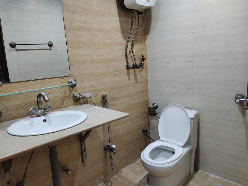 2 bed rom ful furnished safe & scour coupel allow bahria Town 5