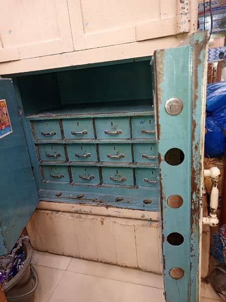 Iron Safe for jewellers (Capital Company) 2