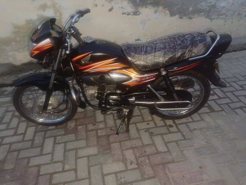 honda Pridor bike for sale 03009823885 3