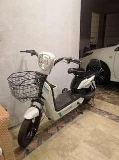 Yj future JMS 350 electric scootey