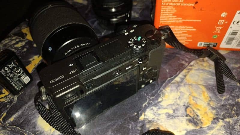 Sony A6400 camera with 1.4 mm sigma lens This is like new 2