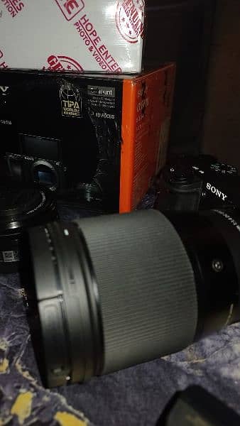 Sony A6400 camera with basic Lens 6