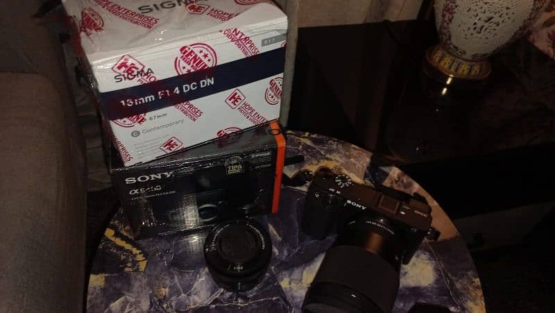 Sony A6400 camera with 1.4 mm sigma lens This is like new 9