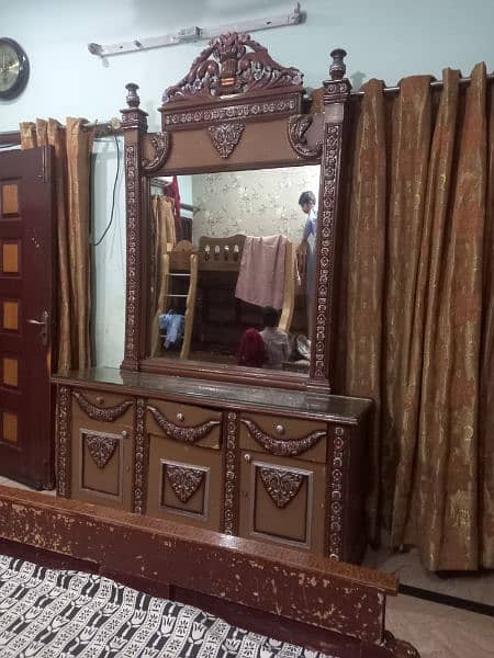 King sized Dressing Table for Sell 1