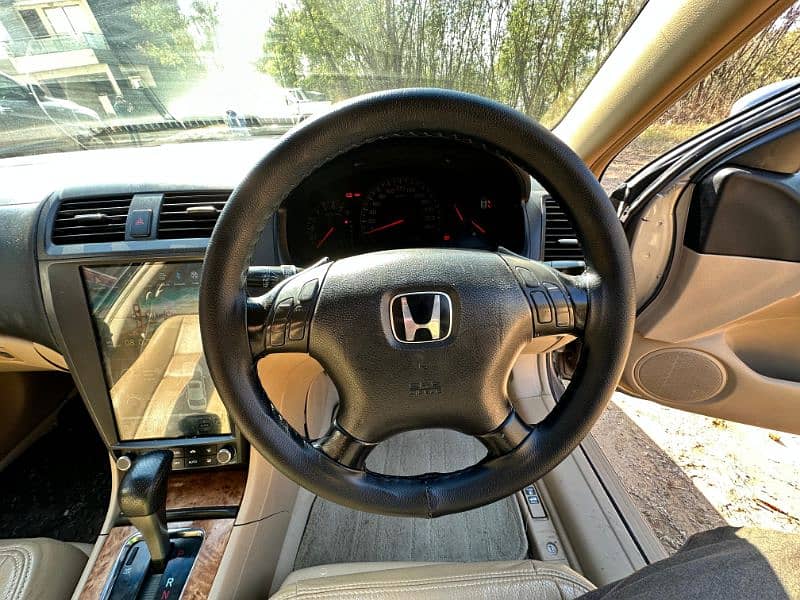 Honda Accord 2005 4