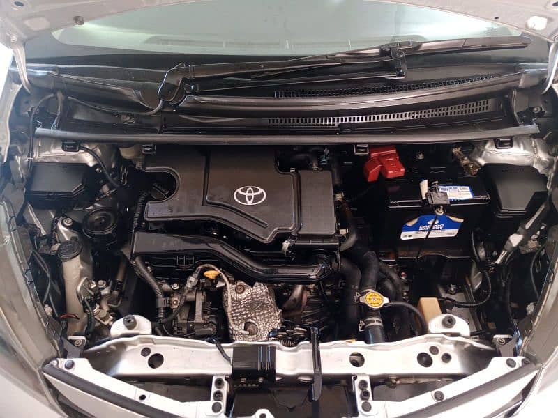 Toyota vitz model 2015 import 2016 total genuine 9