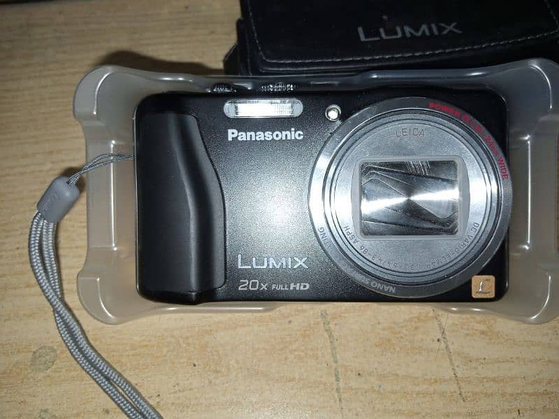 Panasonic ZS19 (LUMIX) new unused digital camera just box opened 3