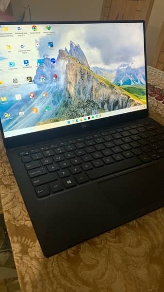 XPS 13 9370 with original charger 2