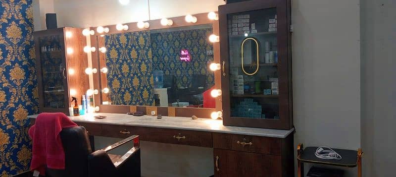 Amiran Salon/ Beauty Parlor for SALE  (Close to Chungi No 4) 3