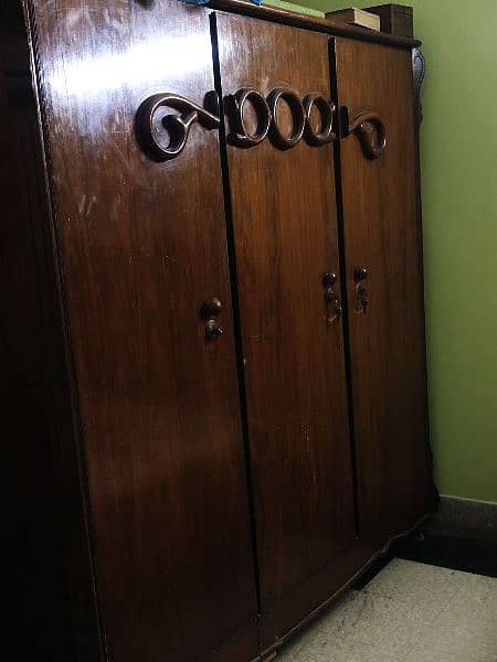 wooden wardrobe 0