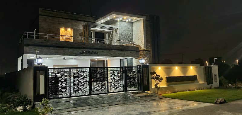 Charming house in DHA PHASE 7 34