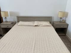 Beautiful Bed Set with 2 Side Tables