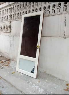 Dayar door with glass