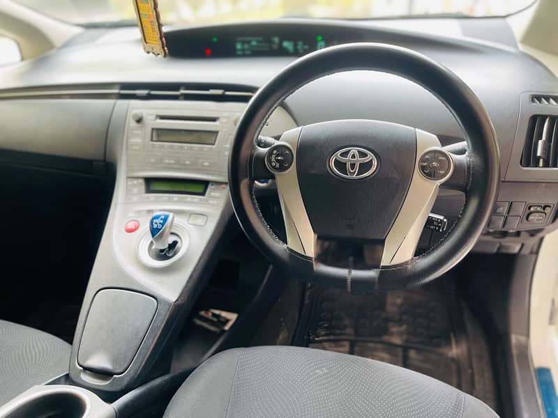 Toyota Prius 2014 13