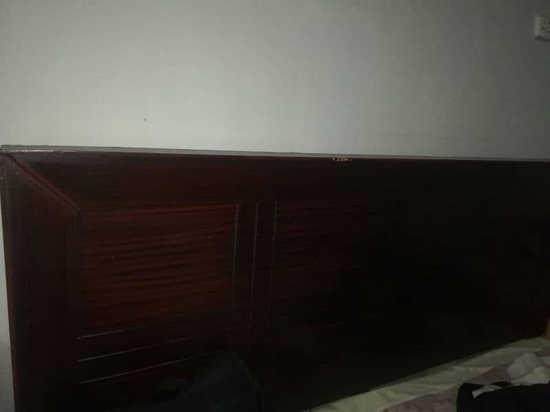 BED SET/ WOODEN DOUBLE BED SET FOR SALE/ KING SIZE/ SIDE TABLES 4