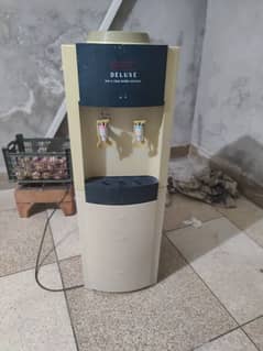 NEW CONDITION WATER DISPENSER