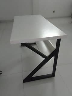 k shape table