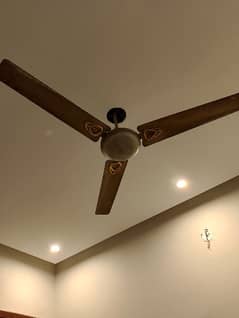 celling fan for sale reasonable price 10/10 condition fast speed