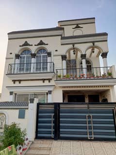 House For Grabs In 5 Marla Lahore 0