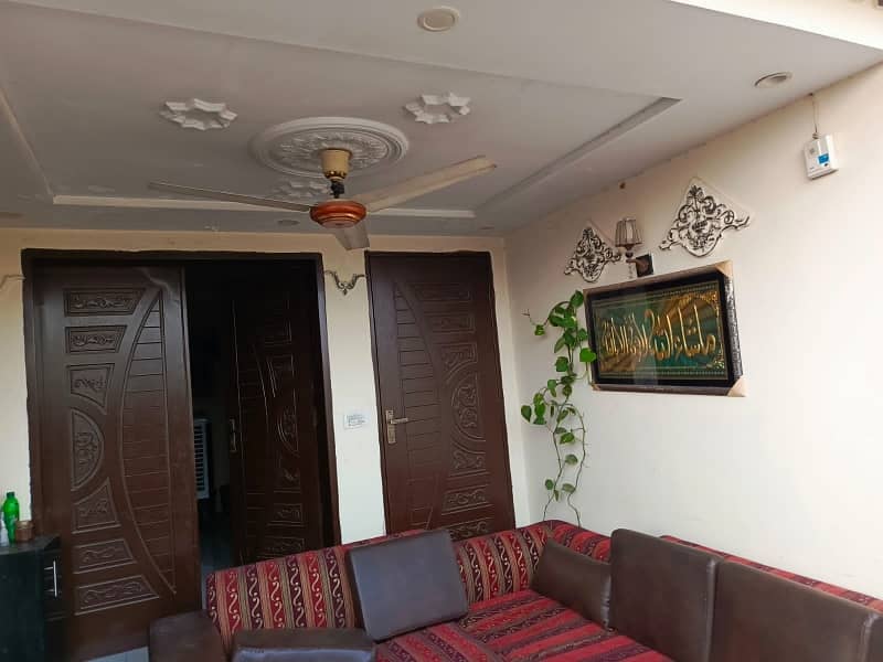 House For Grabs In 5 Marla Lahore 9