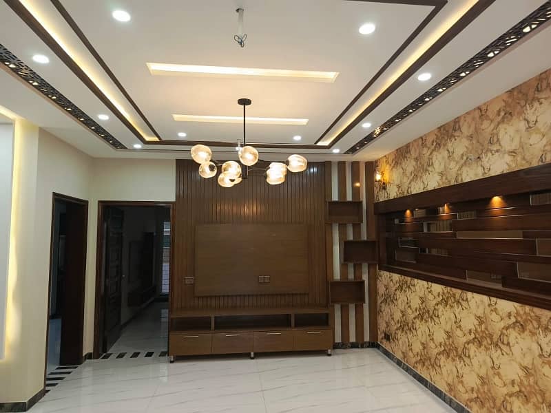 House For Sale Situated In Bahria Orchard Phase 1 Central 10