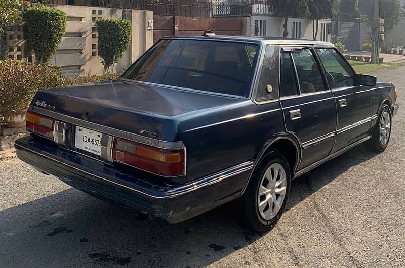 Toyota Crown super salon 1985 4