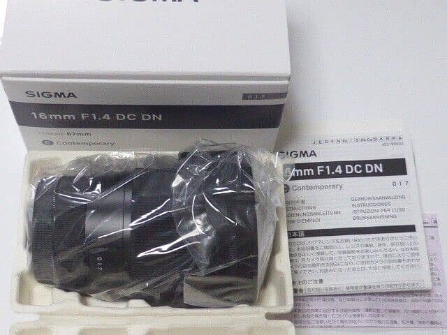 Sony ZV-E10 + 16-50 OSS kit lens + SIGMA 16MM F1.4 DC DN Lens 4